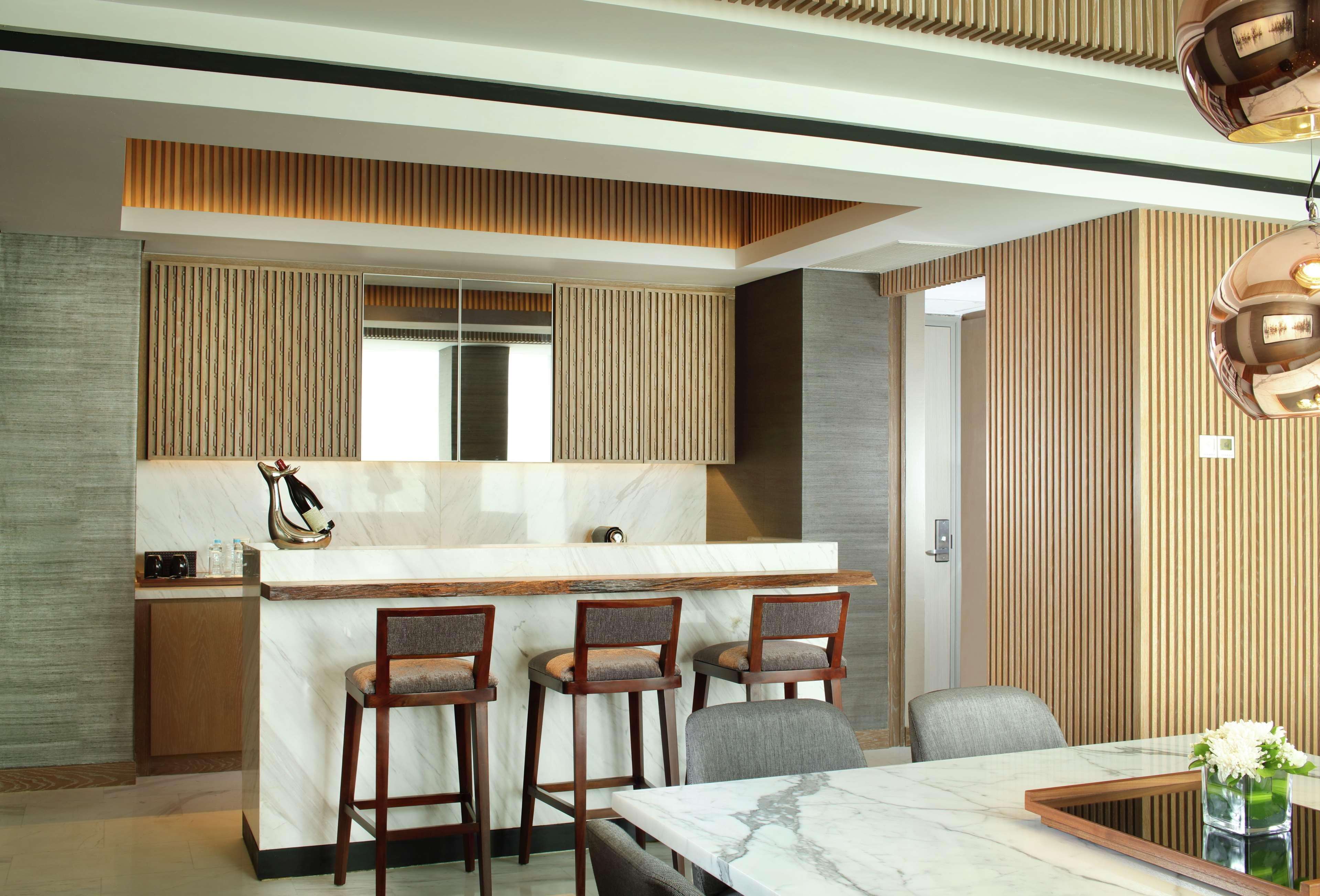 Doubletree By Hilton Jakarta - Diponegoro Zewnętrze zdjęcie The kitchen