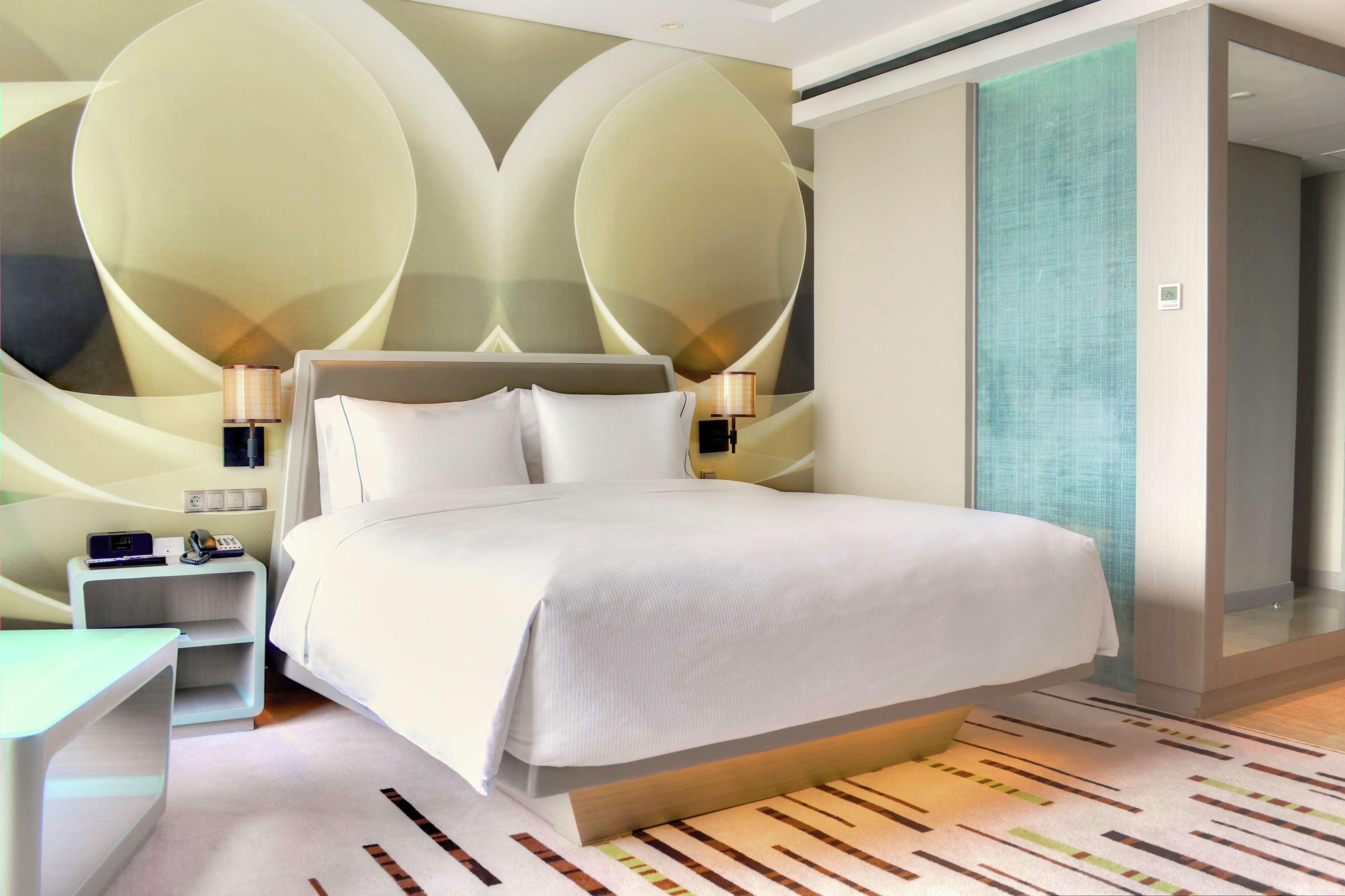 Doubletree By Hilton Jakarta - Diponegoro Zewnętrze zdjęcie A room at the W Hotel in London