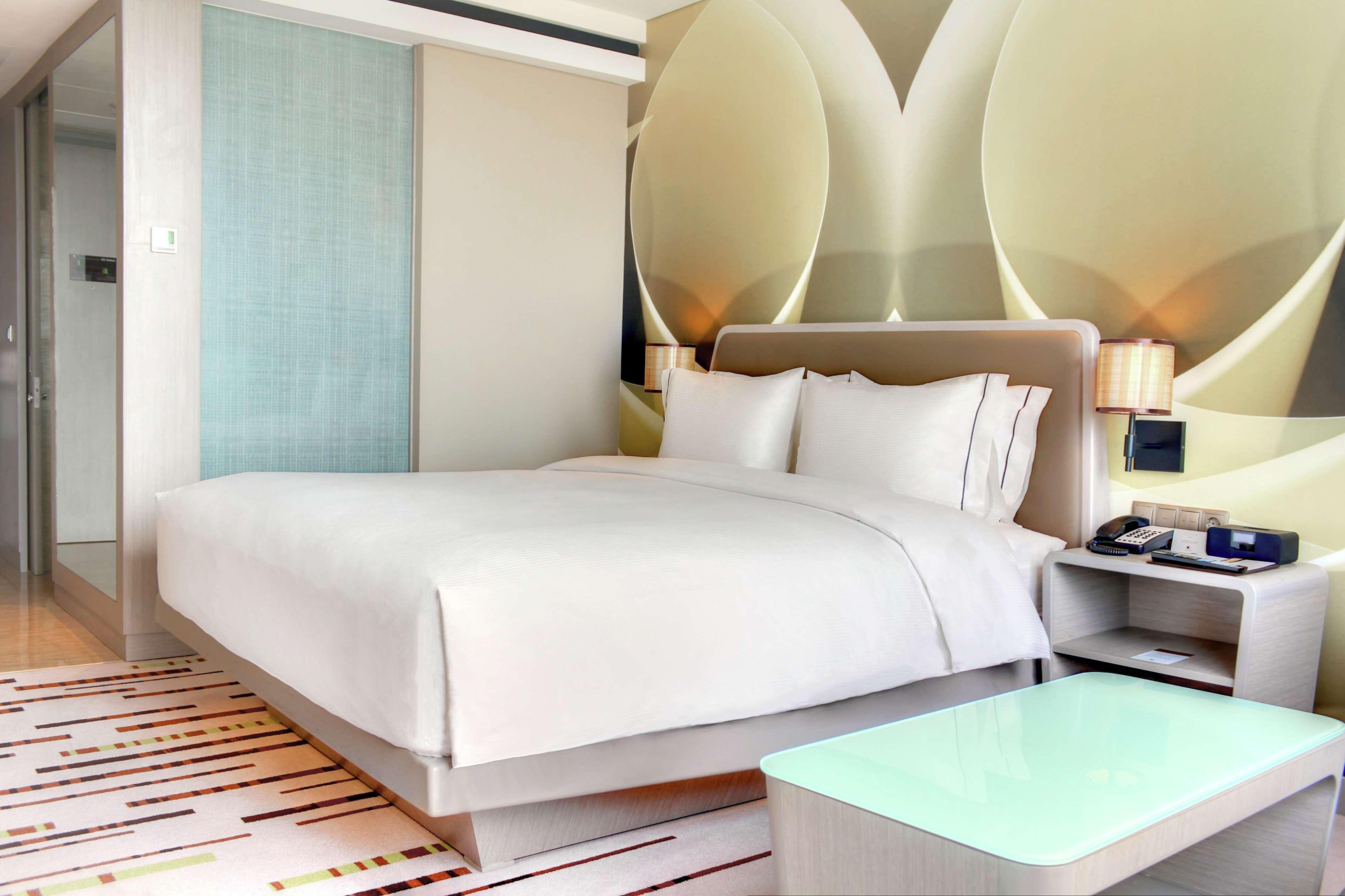 Doubletree By Hilton Jakarta - Diponegoro Zewnętrze zdjęcie Deluxe room