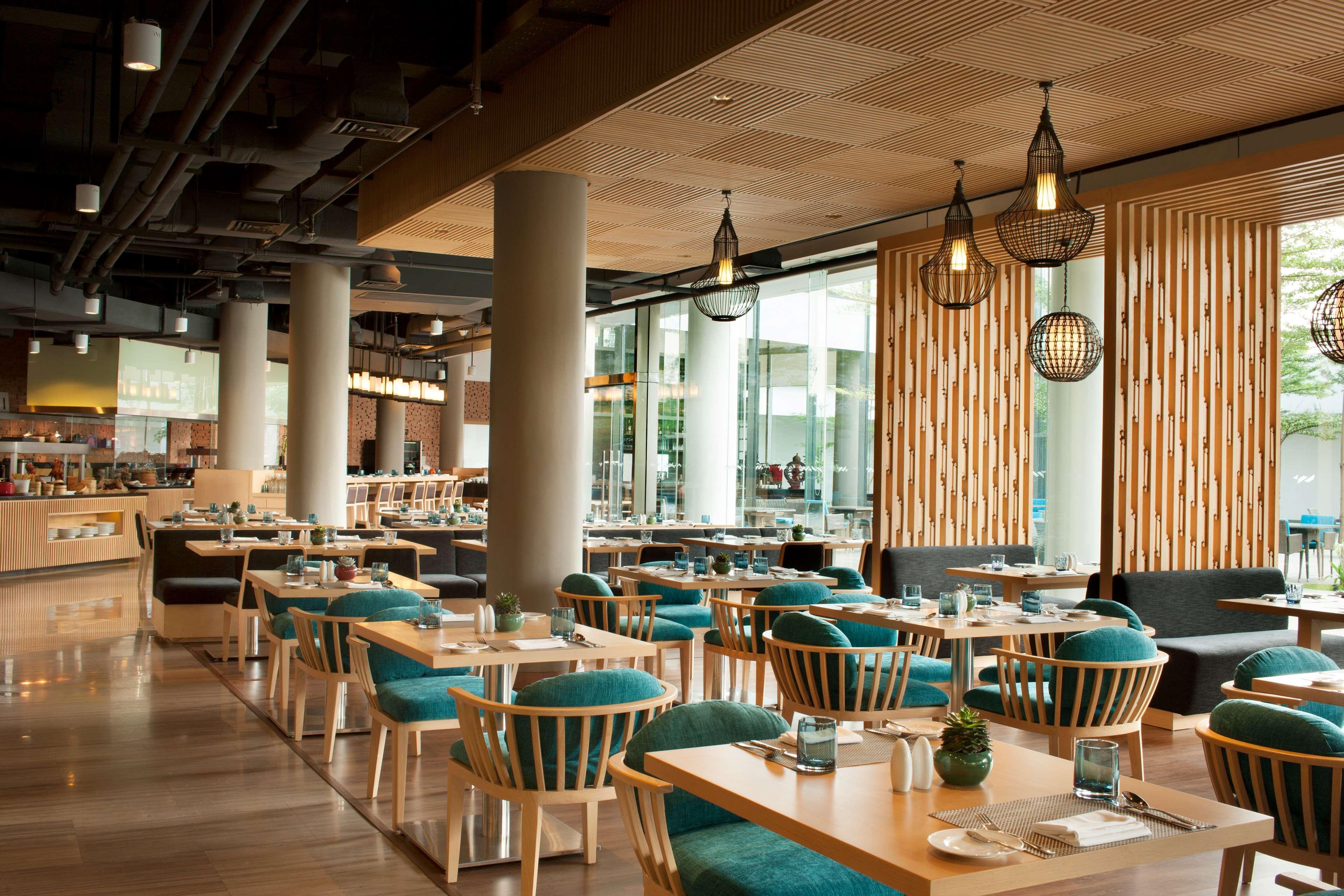 Doubletree By Hilton Jakarta - Diponegoro Zewnętrze zdjęcie The restaurant