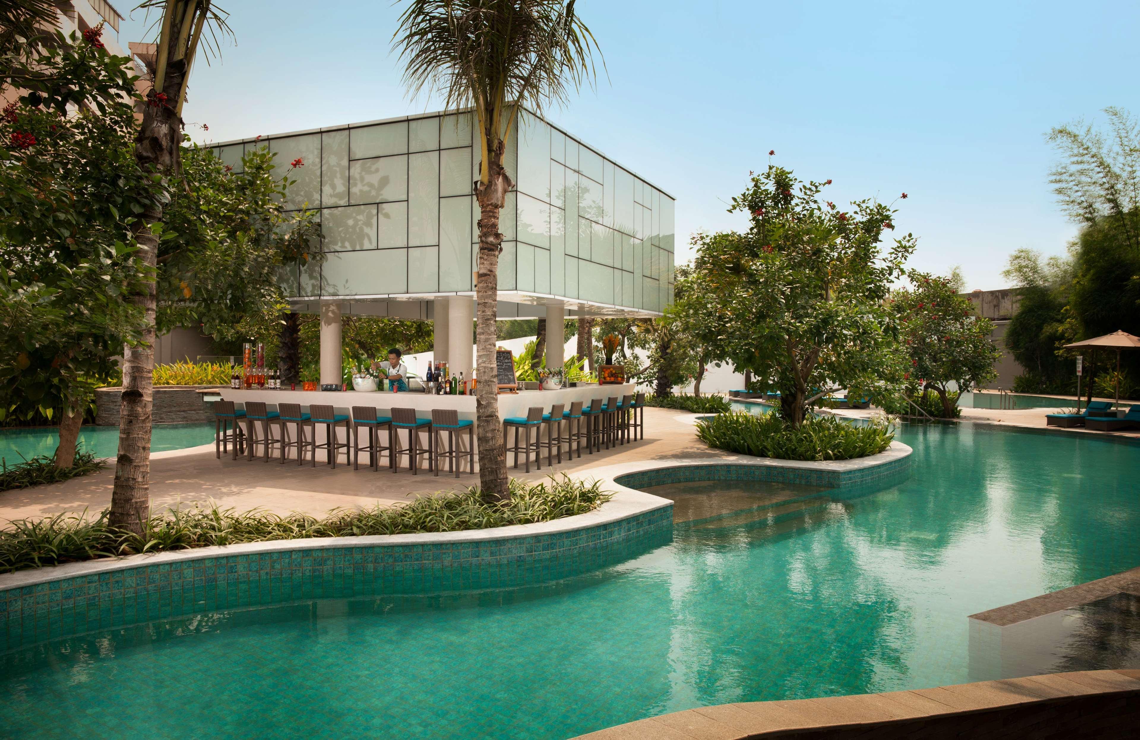 Doubletree By Hilton Jakarta - Diponegoro Zewnętrze zdjęcie The pool at the hotel