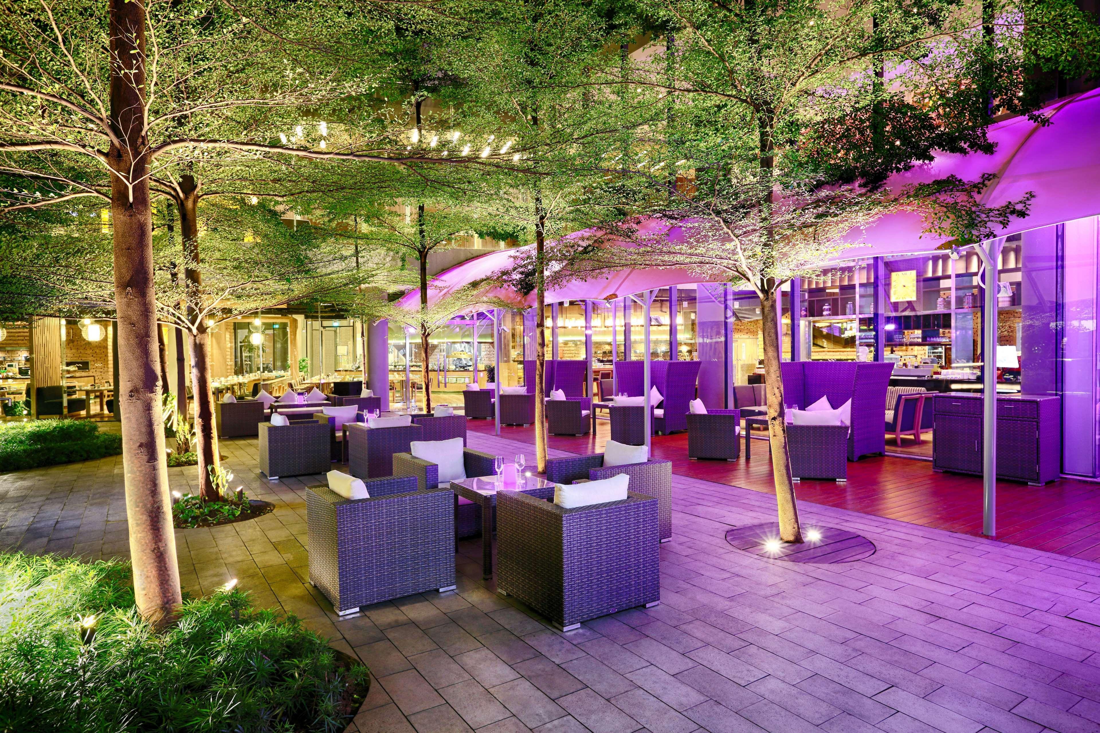 Doubletree By Hilton Jakarta - Diponegoro Zewnętrze zdjęcie The Park, Hyderabad