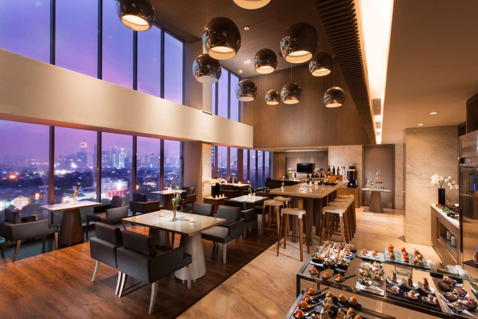 Doubletree By Hilton Jakarta - Diponegoro Zewnętrze zdjęcie The Club at Suvarnabhumi Airport
